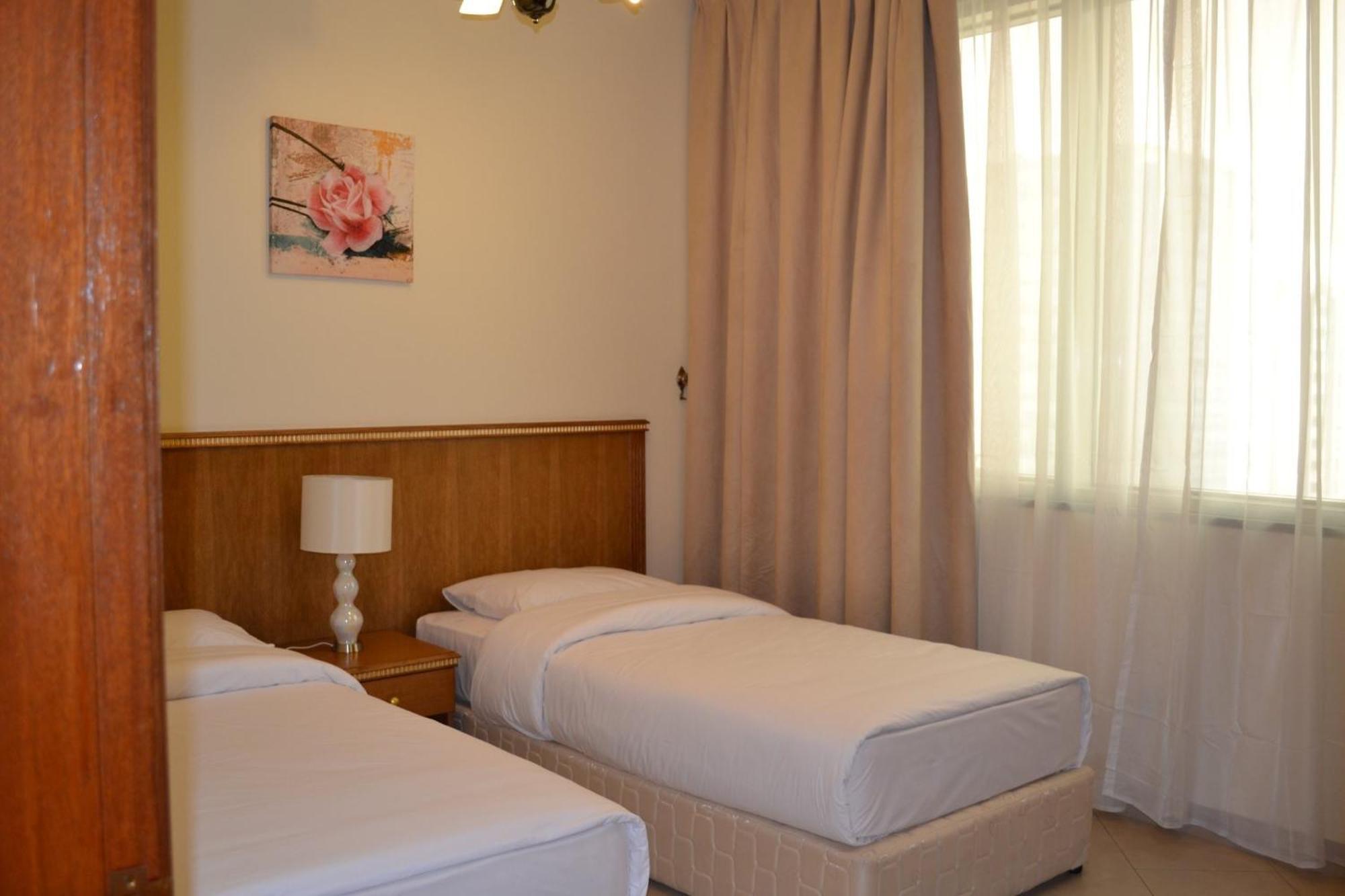 Abu Dhabi Plaza Hotel Apartments Εξωτερικό φωτογραφία