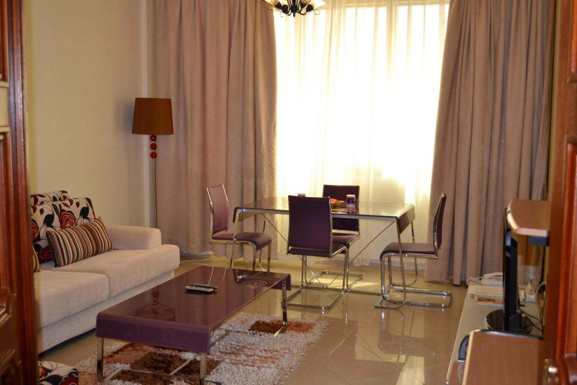 Abu Dhabi Plaza Hotel Apartments Εξωτερικό φωτογραφία