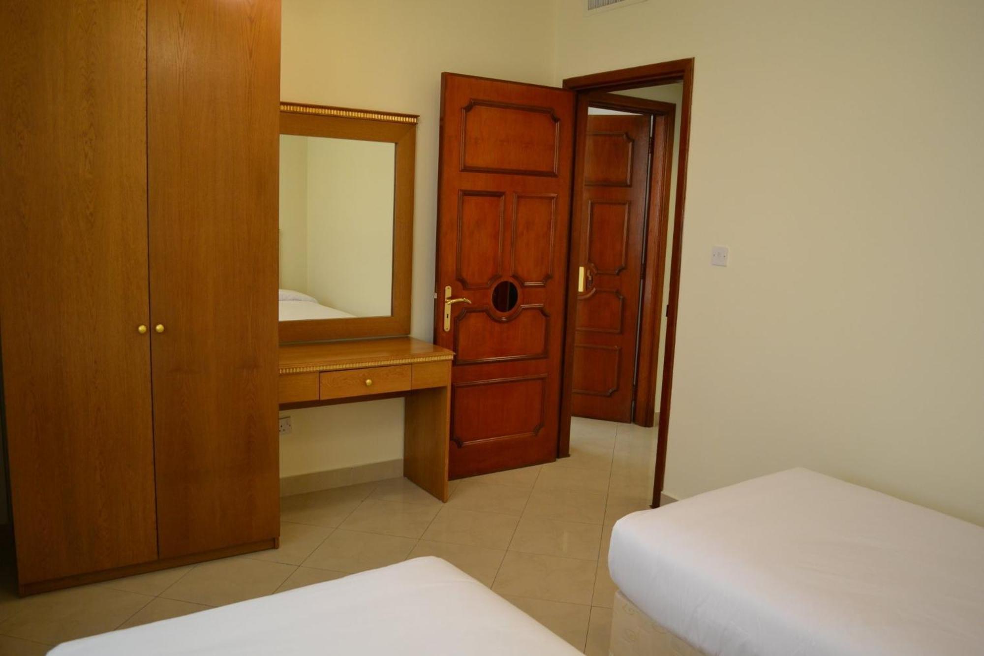 Abu Dhabi Plaza Hotel Apartments Εξωτερικό φωτογραφία