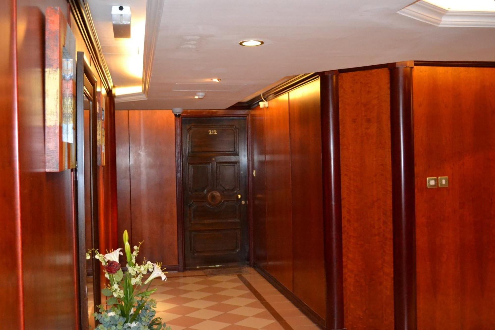 Abu Dhabi Plaza Hotel Apartments Εξωτερικό φωτογραφία
