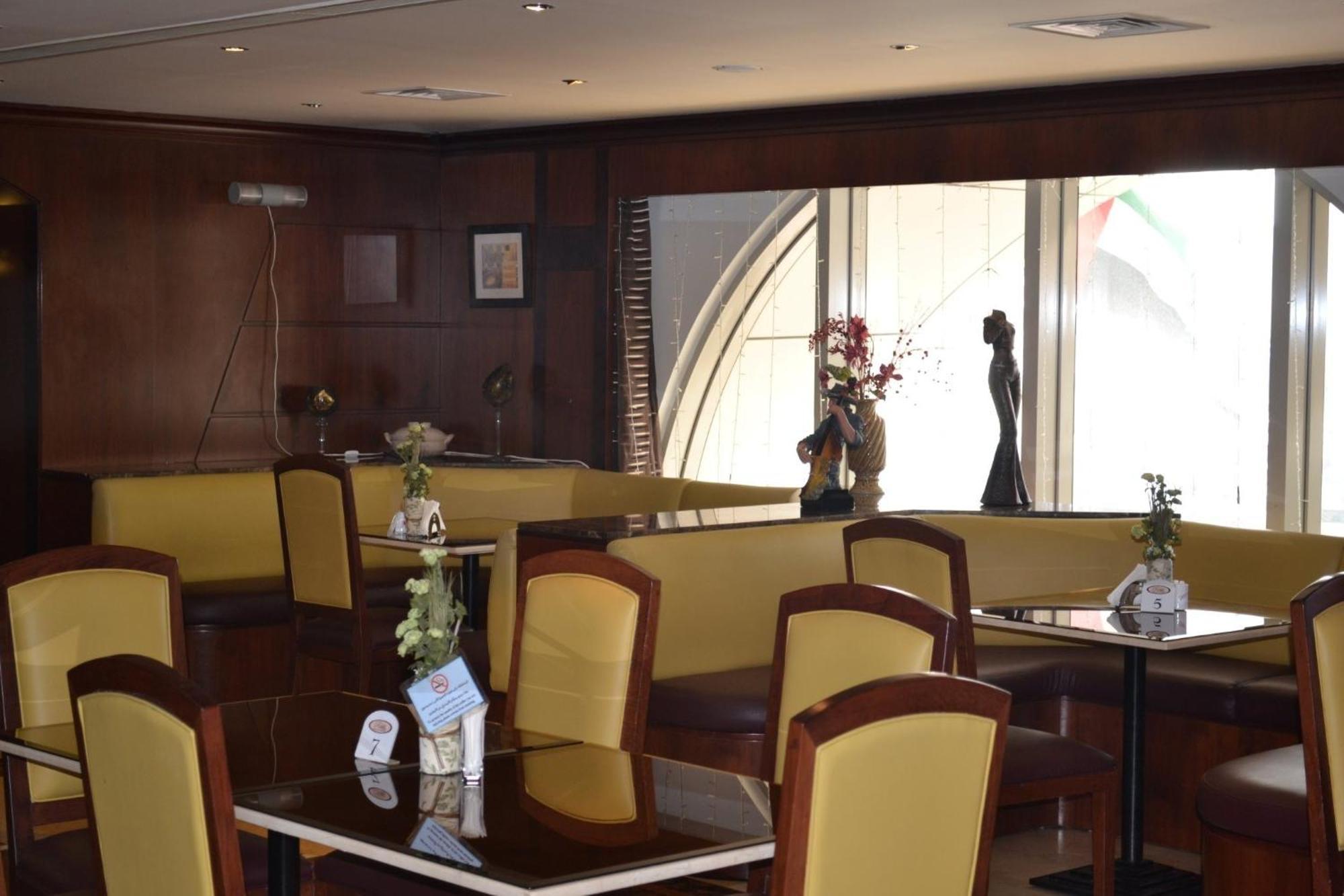 Abu Dhabi Plaza Hotel Apartments Εξωτερικό φωτογραφία