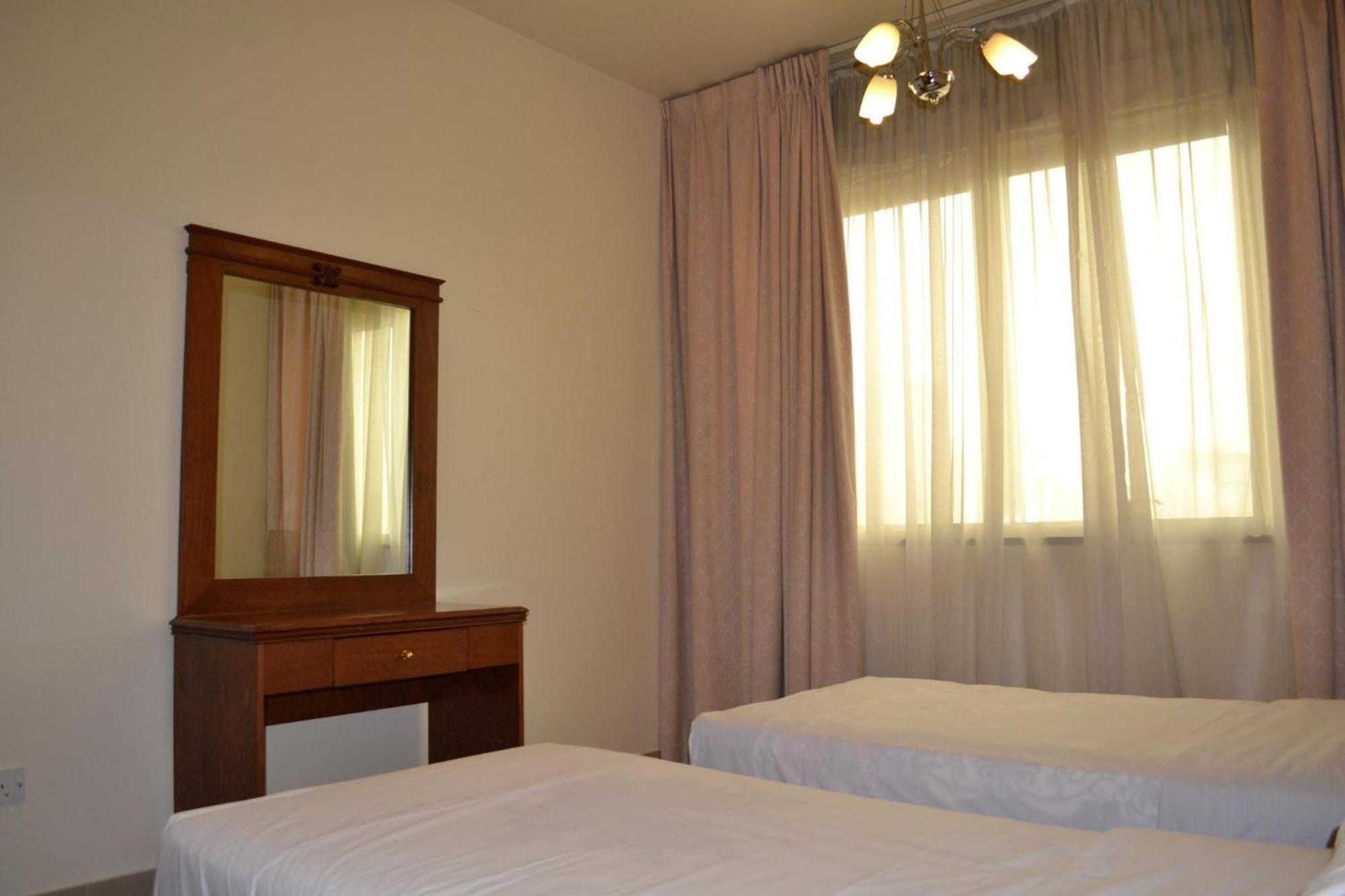 Abu Dhabi Plaza Hotel Apartments Εξωτερικό φωτογραφία
