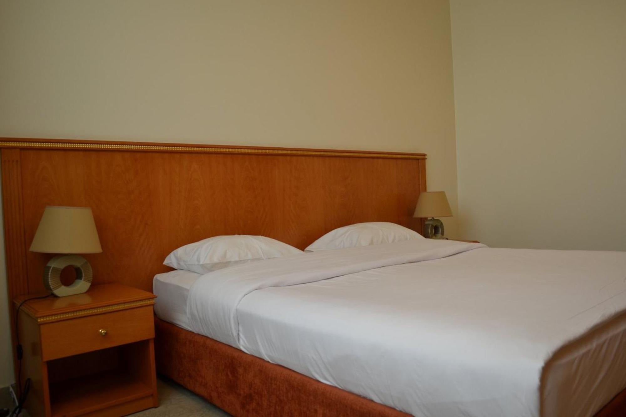 Abu Dhabi Plaza Hotel Apartments Εξωτερικό φωτογραφία