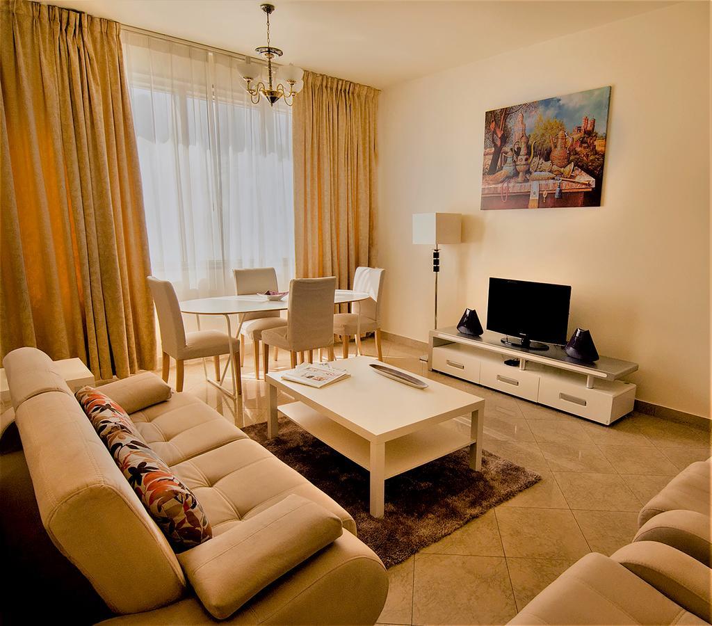 Abu Dhabi Plaza Hotel Apartments Εξωτερικό φωτογραφία