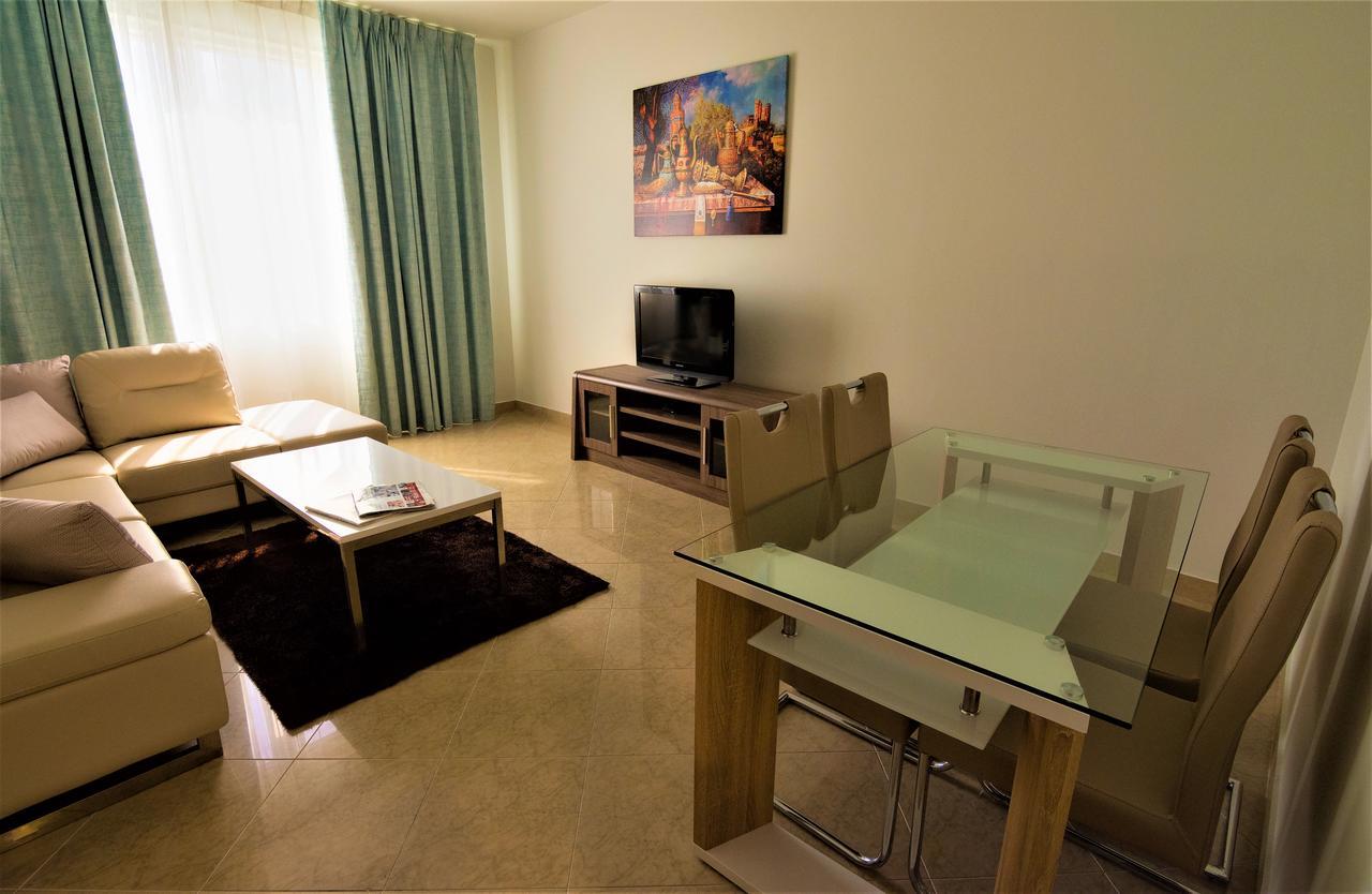 Abu Dhabi Plaza Hotel Apartments Εξωτερικό φωτογραφία